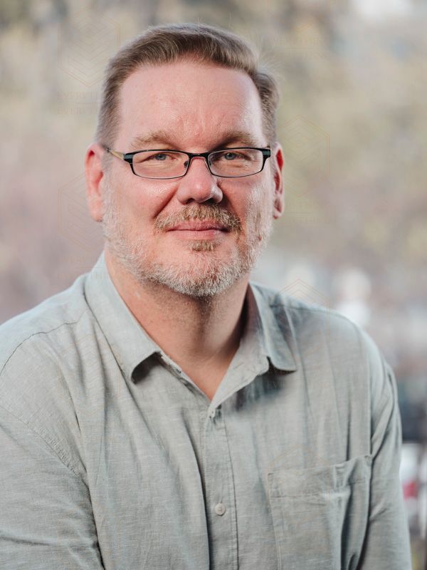 Dr Aaron Frost